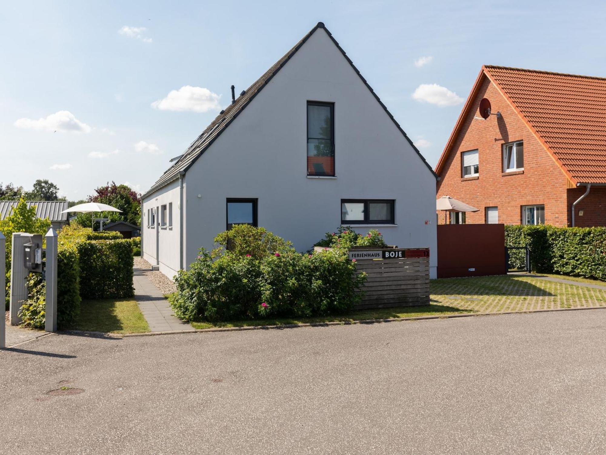 Pleasant Holiday Home In Zierow Near Sea Bagian luar foto